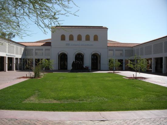 Le Heard Museum